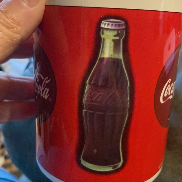 NWT COCA-COLA MUG VINTAGE 1997
GIBSON 12oz CUP COFFEE TEA COCOA RETRO COKE RED - Picture 4 of 7